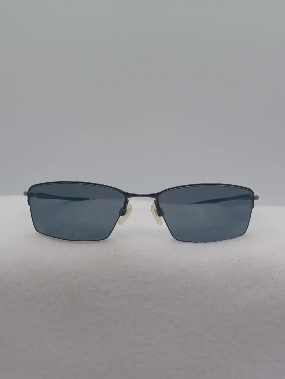 MENS Oakley Lizard Polorized Sunglasses.